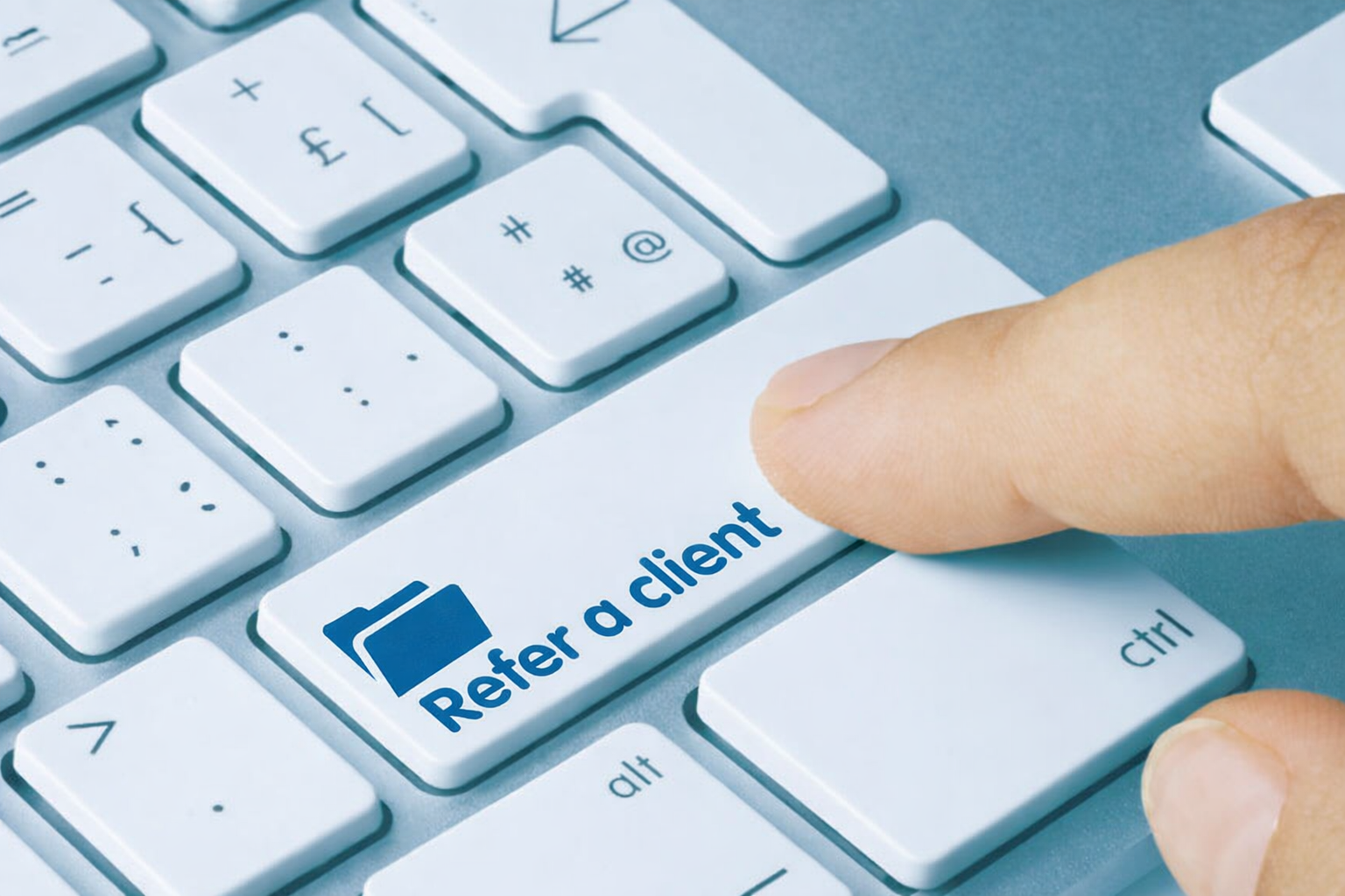 Estate agent referring a client to Painless Removals